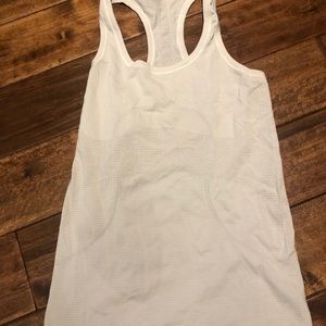 Lululemon Swiftly racerback size 4